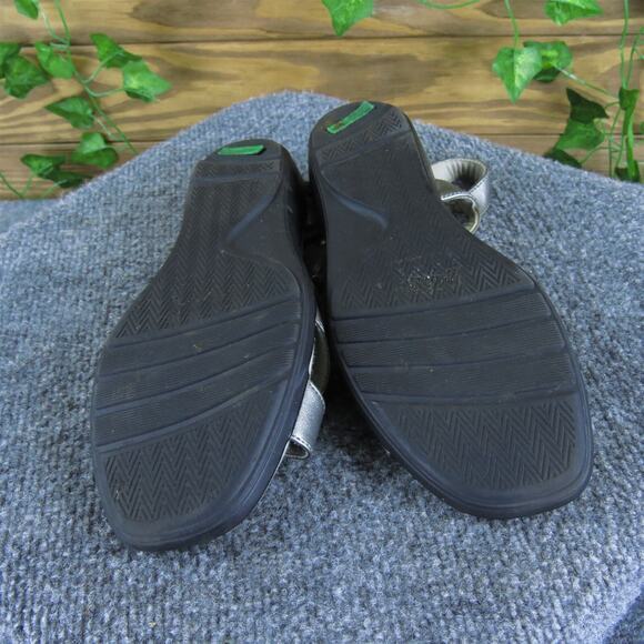 Grasshoppers Women's T-Strap Silver Leather Sz 8.5‎ Medium Gently Used 2025 - Picture 7 of 7